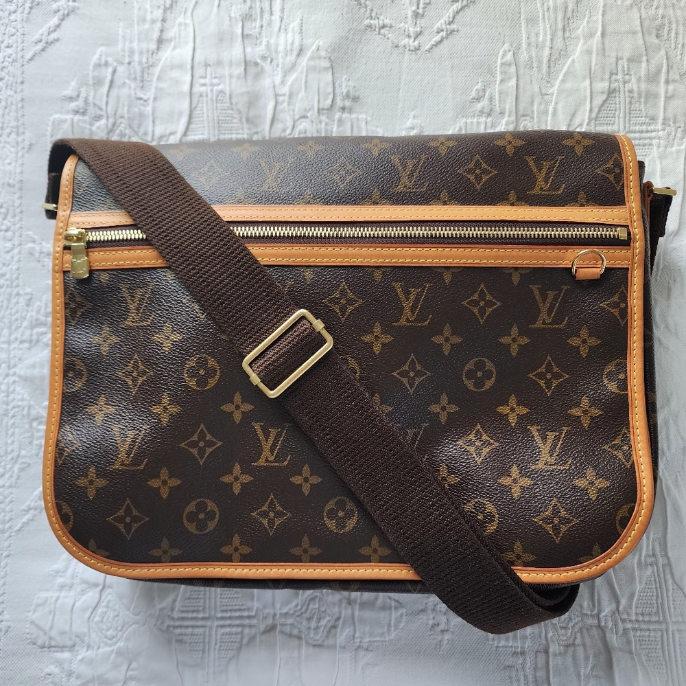 Louis Vuitton Bosphore Messenger bag, 13 inch.